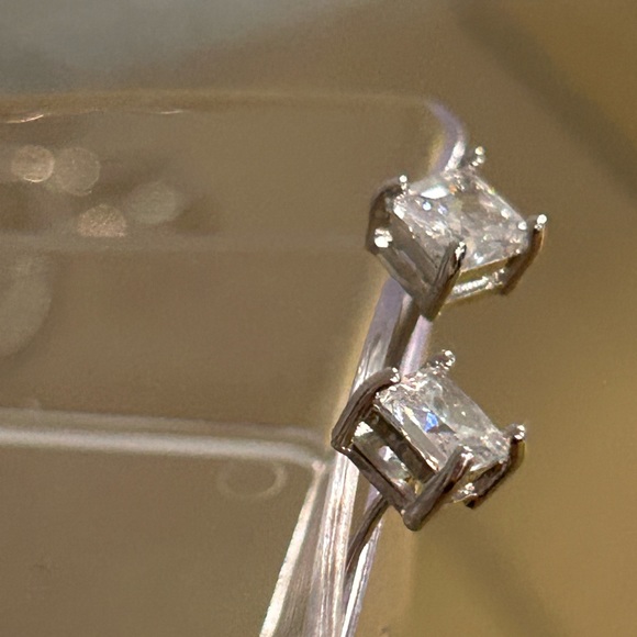 CZ and silver stud earrings NWOT - Picture 10 of 15